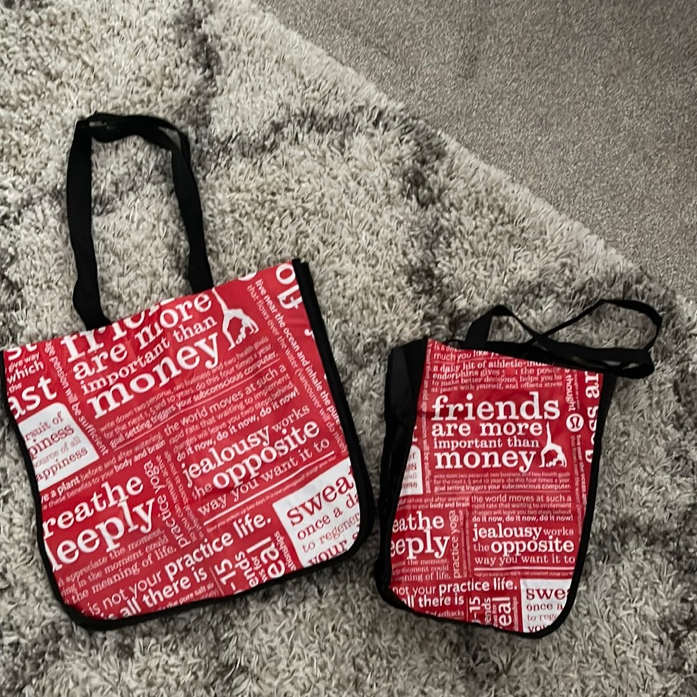 LuluLemon reusable totes